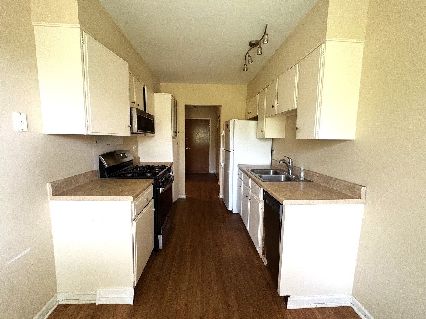 1311 S Finley Road 404