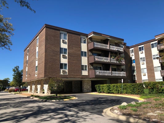 1311 S FINLEY RD APT 404, LOMBARD, IL 60148 - Image e5b32cafdbbd20334511e8adaa18d016/3934834034