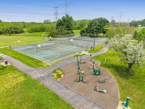 Tiny photo for 2S550 Gray Avenue, Lombard, IL 60148 (MLS # 12658856)