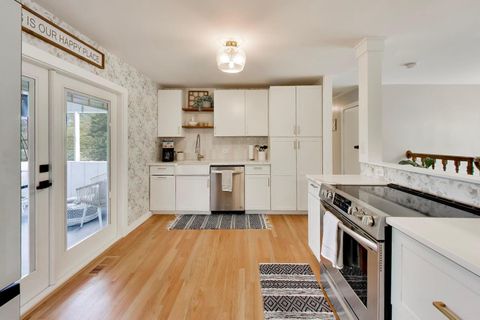 Tiny photo for 2S550 Gray Avenue, Lombard, IL 60148 (MLS # 12658856)