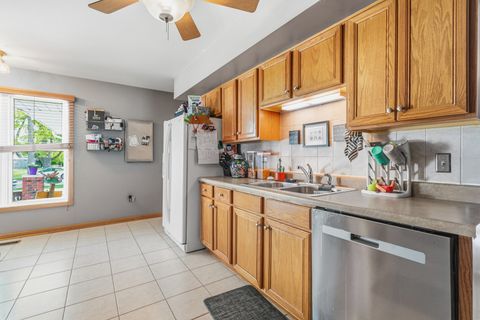Tiny photo for 520 Cumberland Lane, Bolingbrook, IL 60440 (MLS # 12642242)