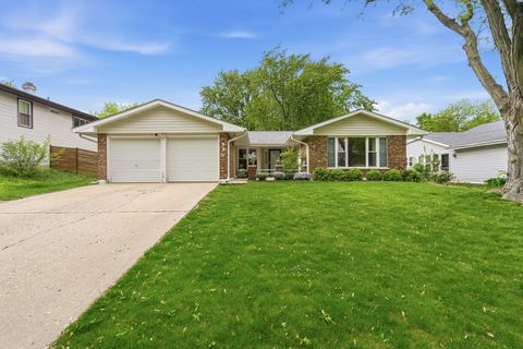 Photo of 520 Cumberland Lane, Bolingbrook, IL 60440 (MLS # 12642242)