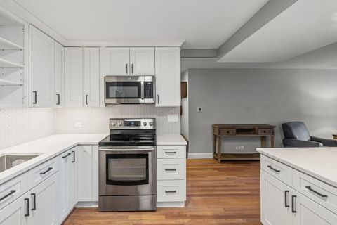 Tiny photo for 3150 N SHERIDAN Road #2C, Chicago, IL 60657 (MLS # 12462532)