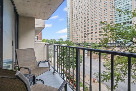 Tiny photo for 3150 N SHERIDAN Road #2C, Chicago, IL 60657 (MLS # 12462532)