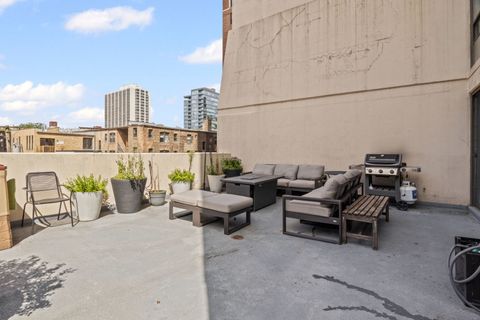Tiny photo for 3150 N SHERIDAN Road #2C, Chicago, IL 60657 (MLS # 12462532)