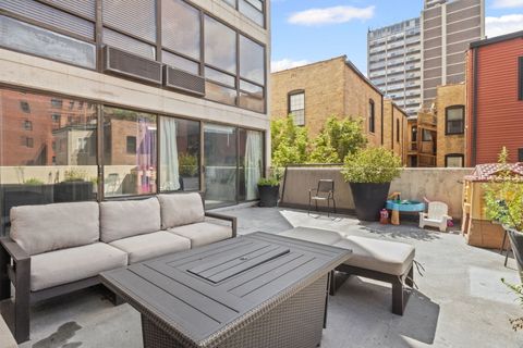Tiny photo for 3150 N SHERIDAN Road #2C, Chicago, IL 60657 (MLS # 12462532)