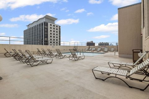 Tiny photo for 3150 N SHERIDAN Road #2C, Chicago, IL 60657 (MLS # 12462532)