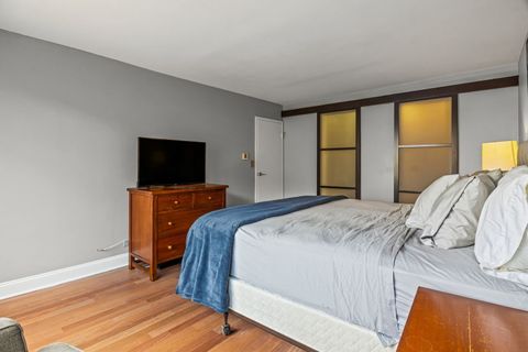 Tiny photo for 3150 N SHERIDAN Road #2C, Chicago, IL 60657 (MLS # 12462532)