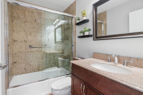 Tiny photo for 3150 N SHERIDAN Road #2C, Chicago, IL 60657 (MLS # 12462532)