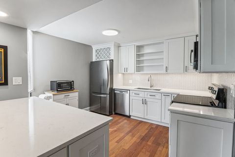 Tiny photo for 3150 N SHERIDAN Road #2C, Chicago, IL 60657 (MLS # 12462532)