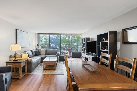 Tiny photo for 3150 N SHERIDAN Road #2C, Chicago, IL 60657 (MLS # 12462532)