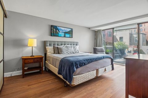 Tiny photo for 3150 N SHERIDAN Road #2C, Chicago, IL 60657 (MLS # 12462532)