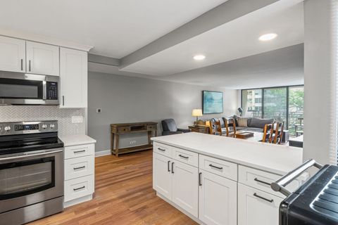 Tiny photo for 3150 N SHERIDAN Road #2C, Chicago, IL 60657 (MLS # 12462532)