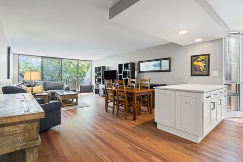 Tiny photo for 3150 N SHERIDAN Road #2C, Chicago, IL 60657 (MLS # 12462532)