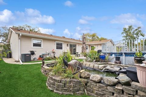 Tiny photo for 1237 Dover Lane, Elk Grove Village, IL 60007 (MLS # 12484020)