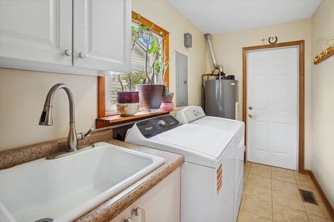 Tiny photo for 1237 Dover Lane, Elk Grove Village, IL 60007 (MLS # 12484020)