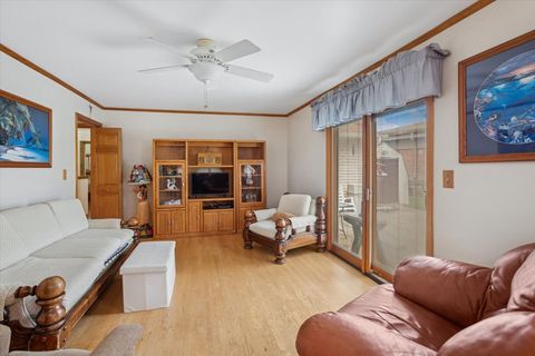 Tiny photo for 1237 Dover Lane, Elk Grove Village, IL 60007 (MLS # 12484020)