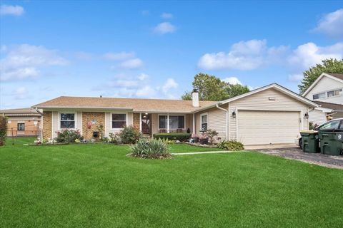 Photo of 1237 Dover Lane, Elk Grove Village, IL 60007 (MLS # 12484020)