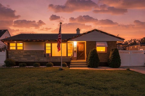 Tiny photo for 65 Victoria Drive, Northlake, IL 60164 (MLS # 12761412)