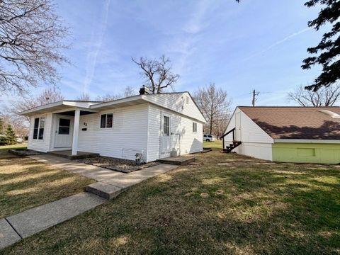 Tiny photo for 63 Wren Road, Carpentersville, IL 60110 (MLS # 12602377)