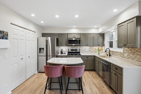 Tiny photo for 11466 Ashley Woods Drive, Westchester, IL 60154 (MLS # 12598181)