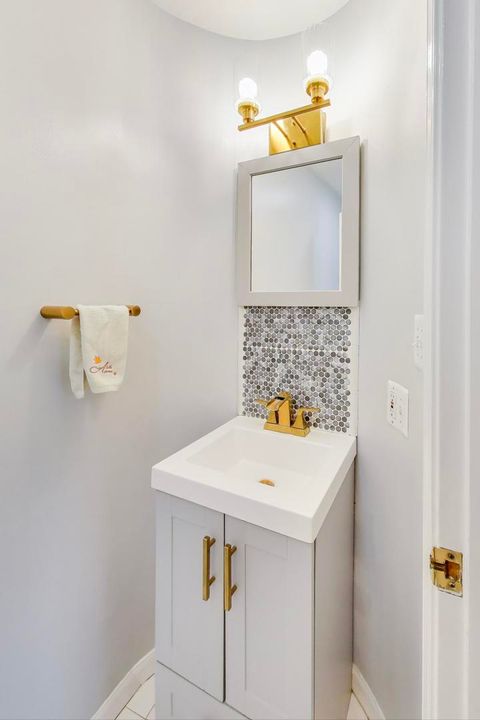 Tiny photo for 2134 N WINCHESTER Avenue #A, Chicago, IL 60614 (MLS # 12492144)