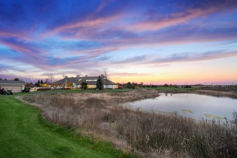 Tiny photo for 672 Falls Circle, Pingree Grove, IL 60140 (MLS # 12499714)