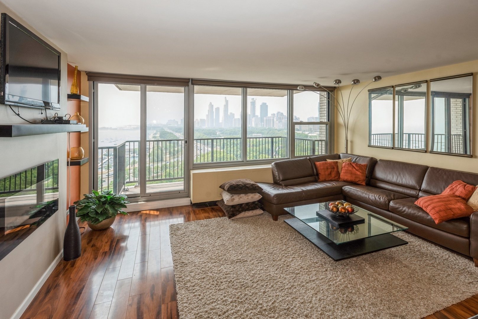 400 E RANDOLPH Street 1615