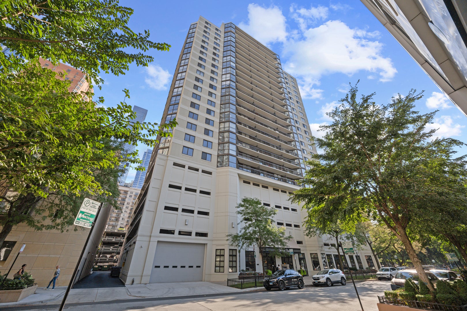 33 W Delaware Place 20G