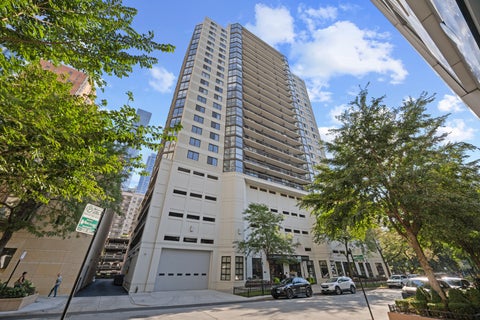 Tiny photo for 33 W Delaware Place #20G, Chicago, IL 60610 (MLS # 12724626)