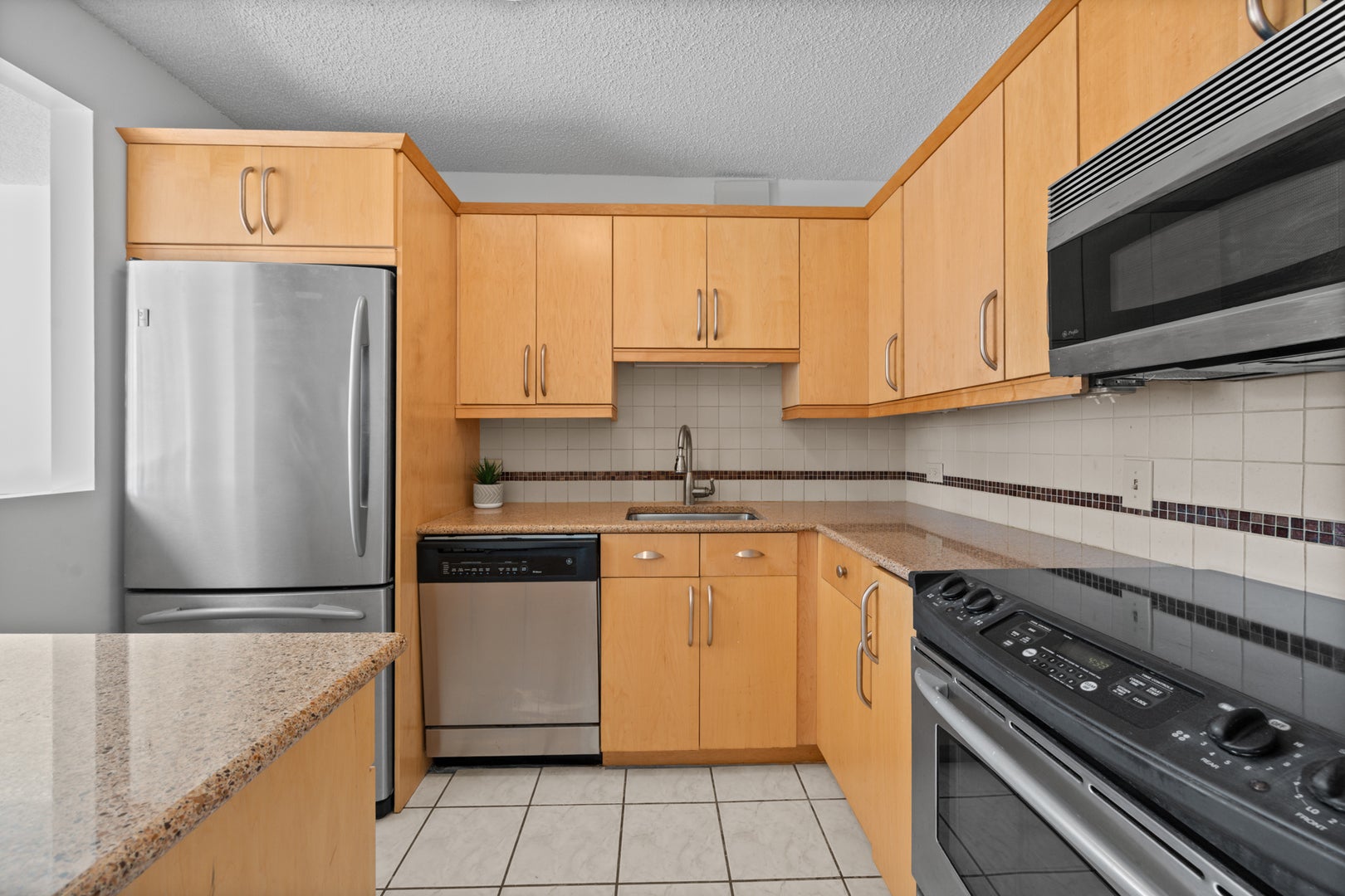 33 W Delaware Place 20G