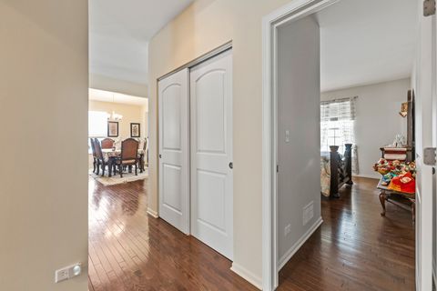 Tiny photo for 731 Slate Run, Elgin, IL 60124 (MLS # 12528898)