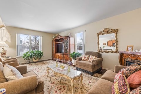 Tiny photo for 731 Slate Run, Elgin, IL 60124 (MLS # 12528898)