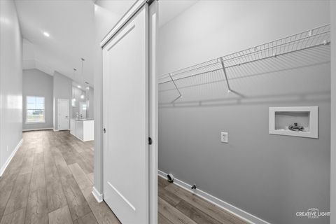 Tiny photo for 3 Dogwood Way, Ottawa, IL 61350 (MLS # 12627848)