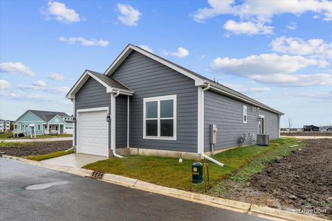 Tiny photo for 3 Dogwood Way, Ottawa, IL 61350 (MLS # 12627848)