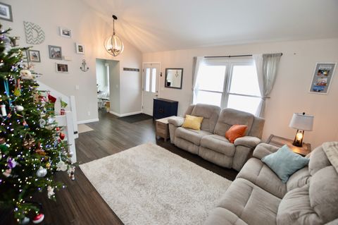 Tiny photo for 1014 Stonehedge Court, Crystal Lake, IL 60014 (MLS # 12524958)