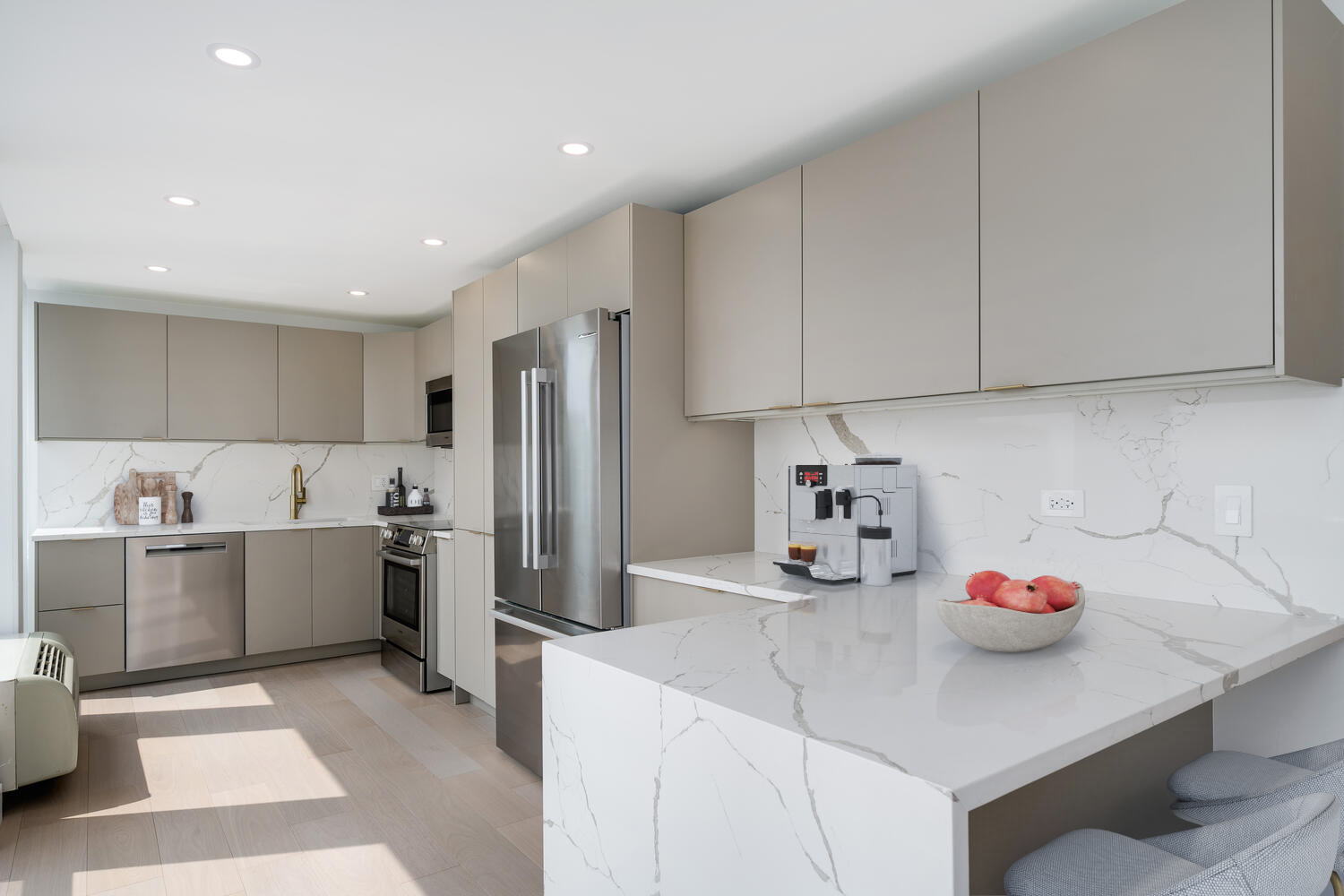 111 E Chestnut Street 40C