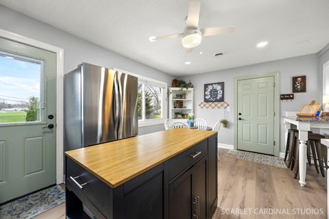 Tiny photo for 801 Sunset Circle, Streamwood, IL 60107 (MLS # 12616111)