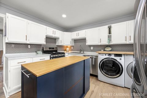 Tiny photo for 801 Sunset Circle, Streamwood, IL 60107 (MLS # 12616111)