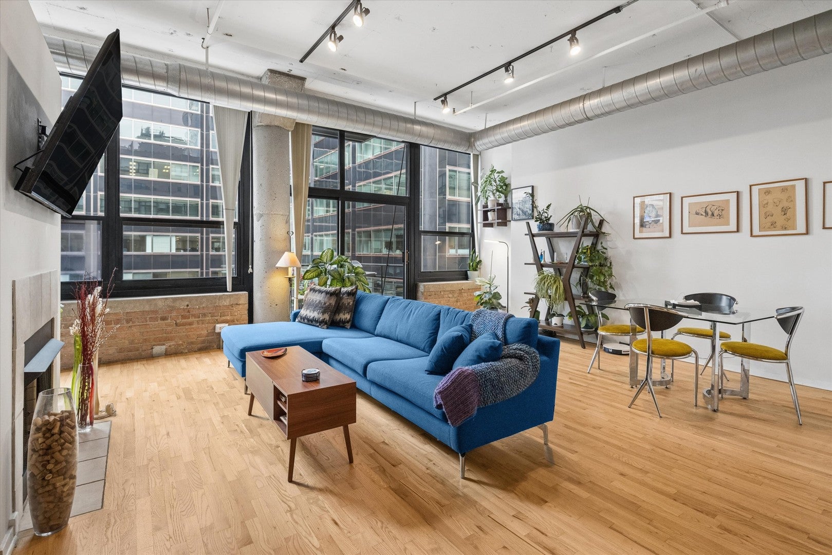 130 S CANAL Street 607