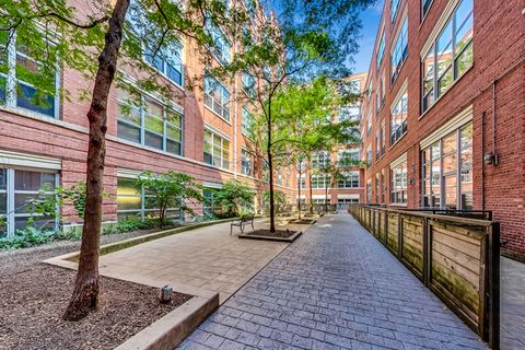 Tiny photo for 1735 N Paulina Street #422, Chicago, IL 60622 (MLS # 12489304)