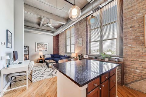 Tiny photo for 1735 N Paulina Street #422, Chicago, IL 60622 (MLS # 12489304)