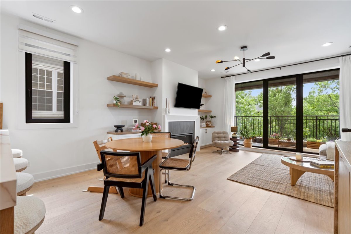 1644 W Diversey Parkway 2