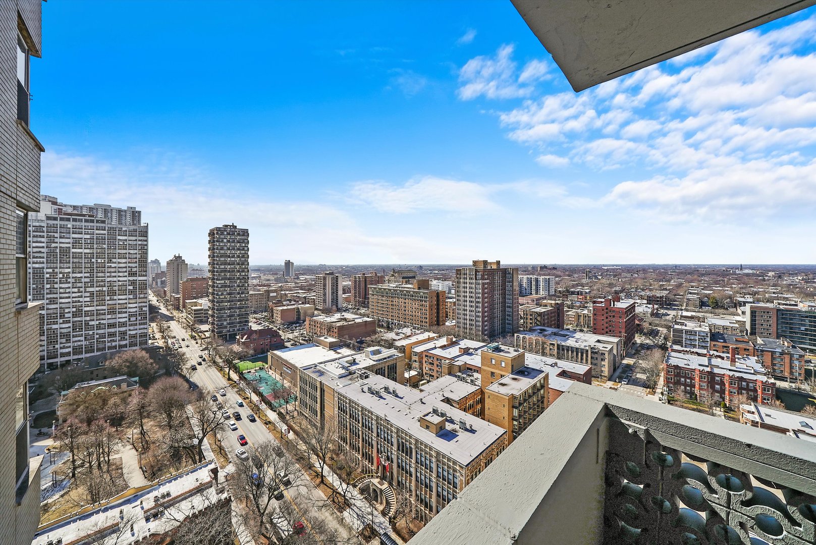 6301 N SHERIDAN Road 21J