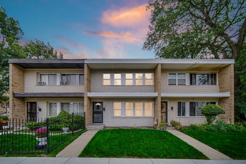Photo of 2303 E 100th Street, Chicago, IL 60617 (MLS # 12747047)