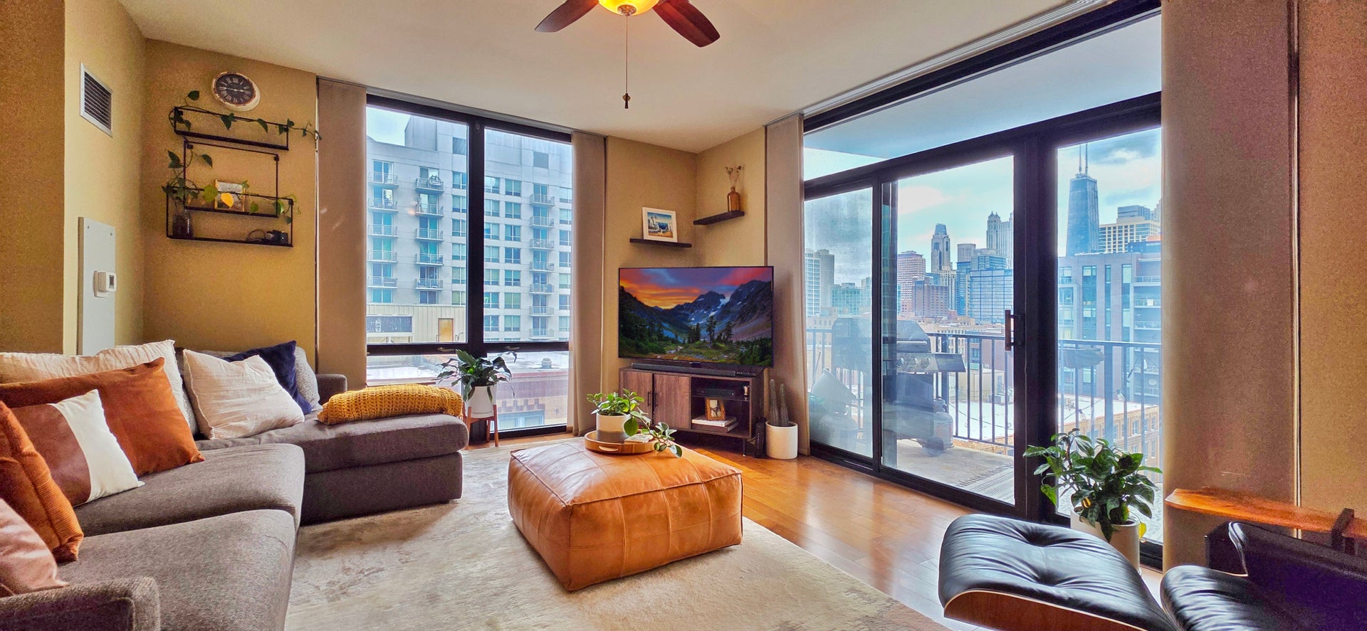 435 W Erie Street 1002