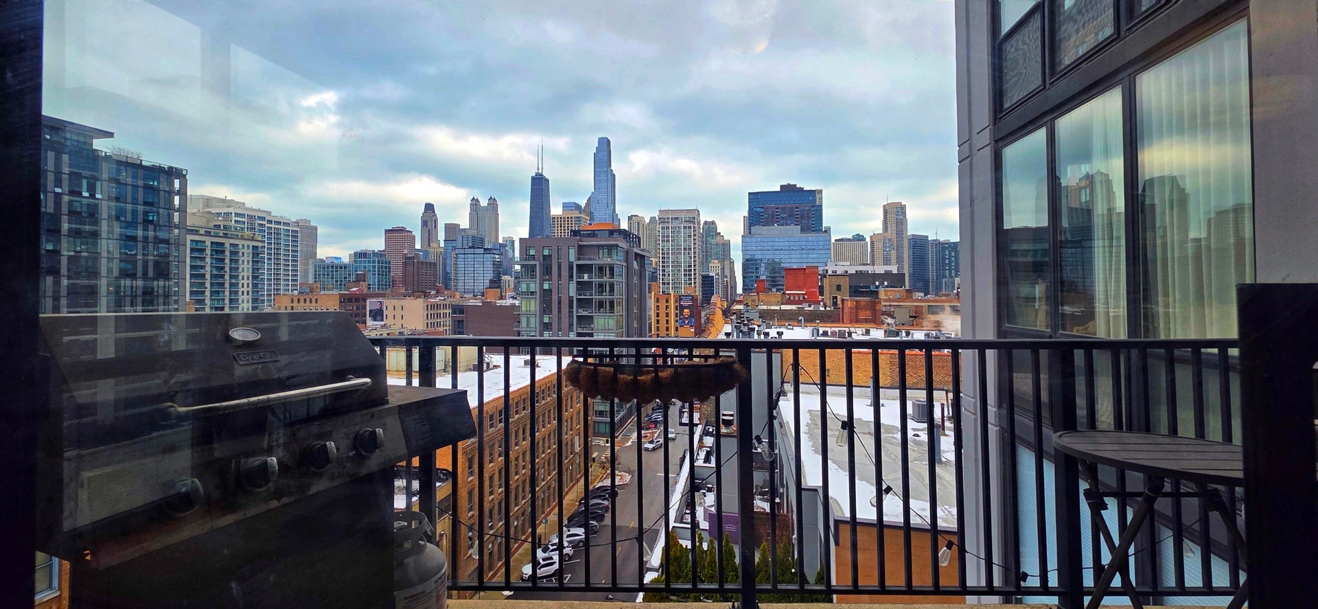 435 W Erie Street 1002