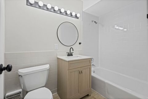 Tiny photo for 1567 Ridge Avenue #408, Evanston, IL 60201 (MLS # 12550998)