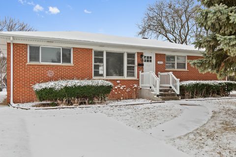 A home in Mount Prospect