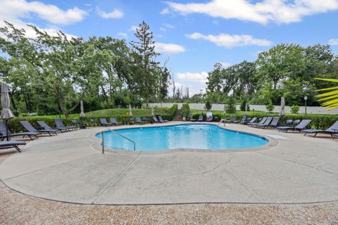 Tiny photo for 6700 S Brainard Avenue #428, Countryside, IL 60525 (MLS # 12455816)